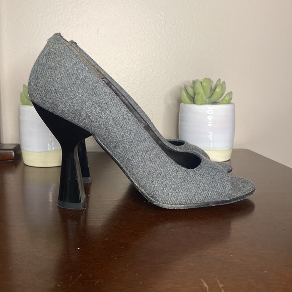 Hype Wool Heels - Picture 2 of 7